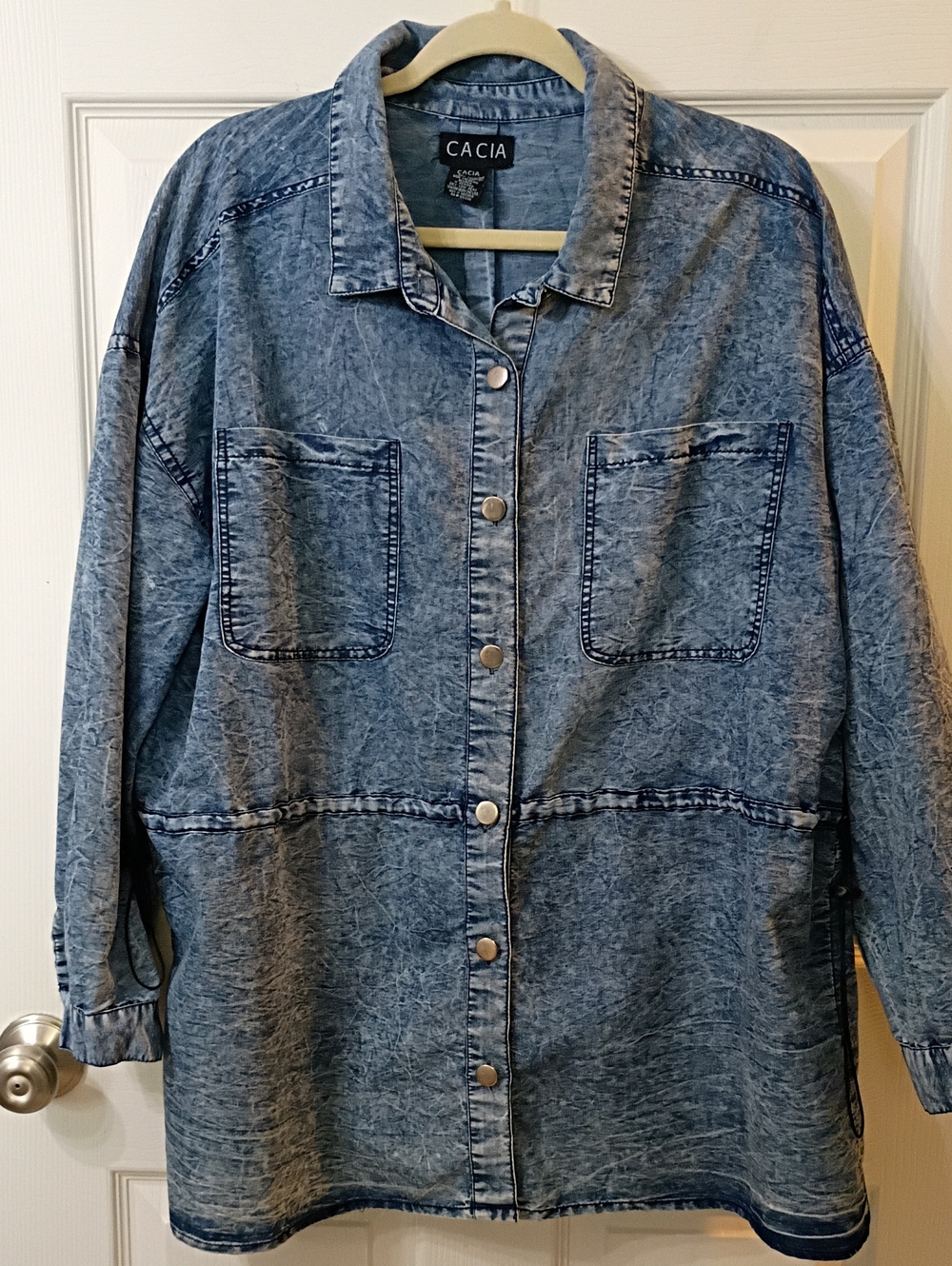 Cacia Women's Light Washed Blue Denim Utility Jacket
